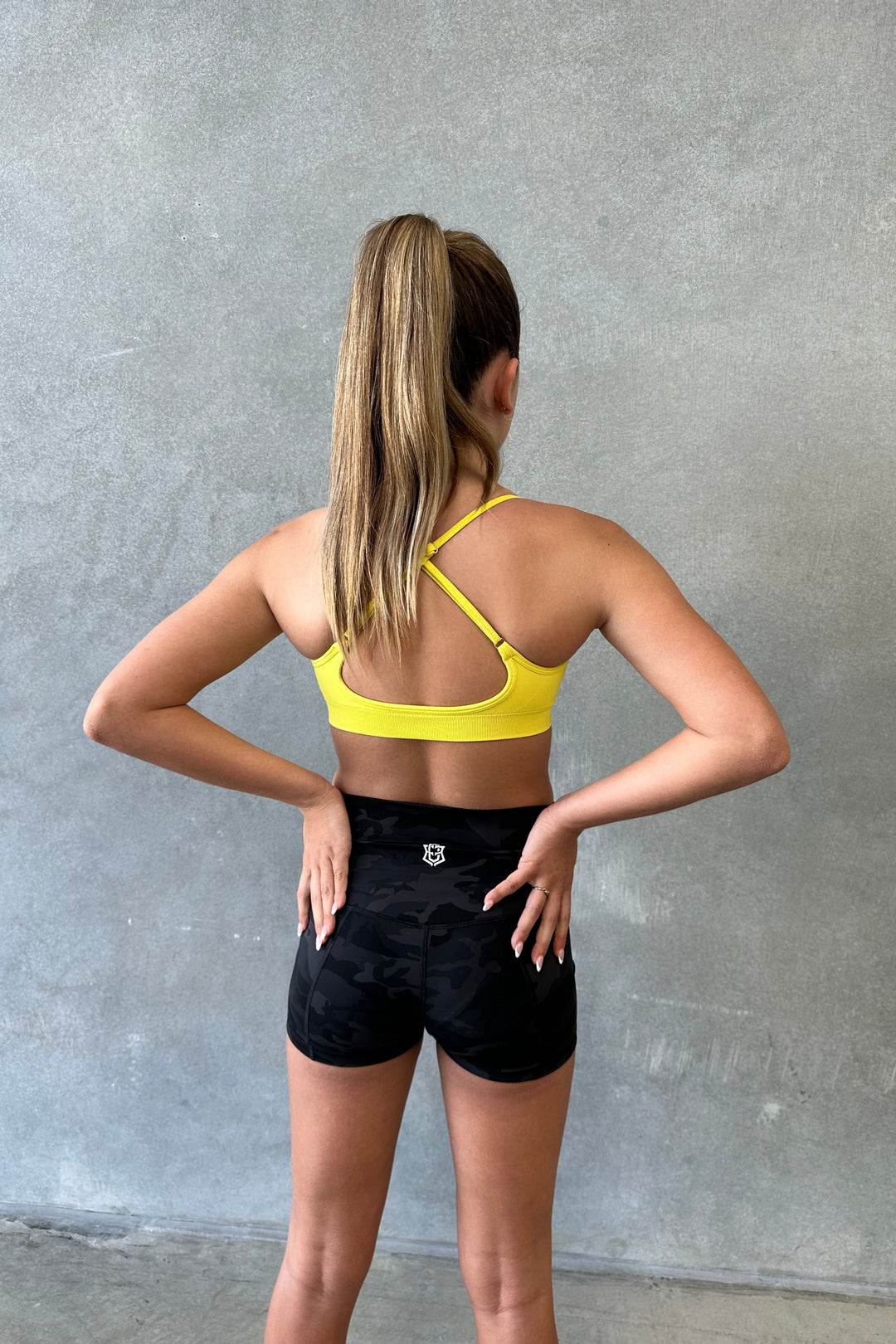 Limitless V Sports Bra - Pineapple Pop